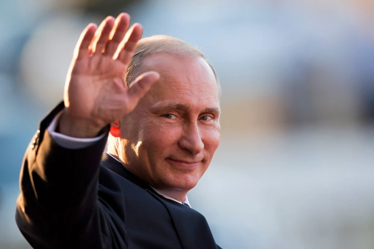 Путин уволил 10 генералов