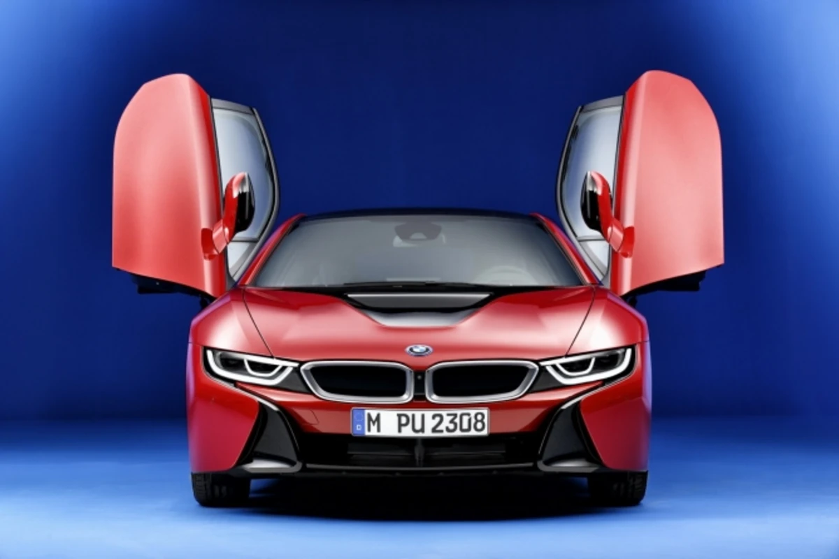 Red Edition: красная новинка от BMW (видео) Red Edition: красная новинка от BMW (видео)