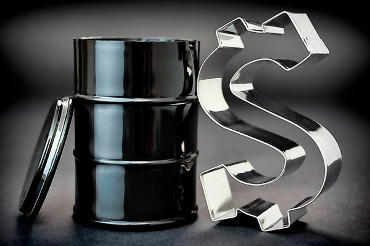 Цены на нефть упали рекордно