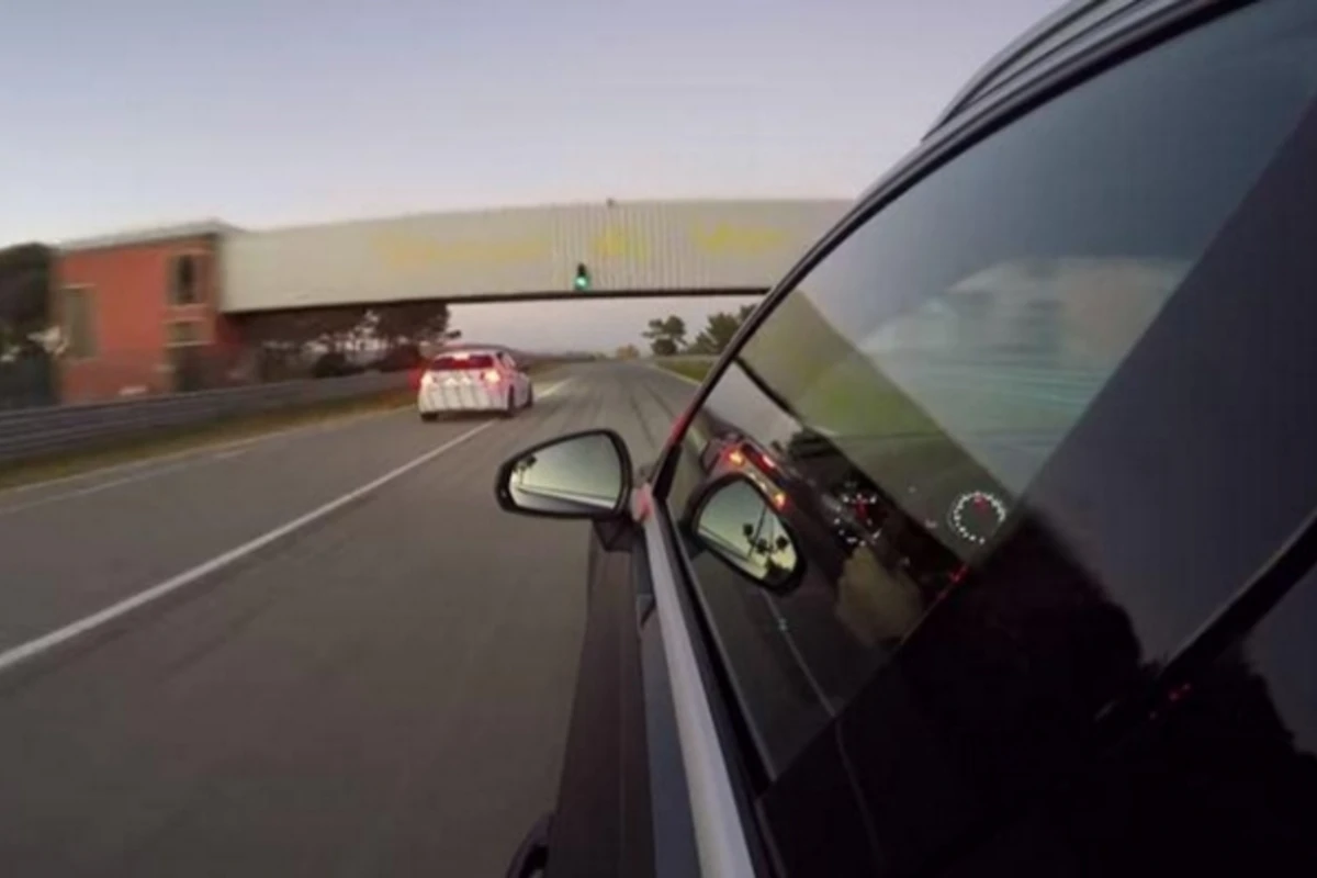 Drag racing. Audi RS3 против французского дикого гибрида (видео) Drag racing. Audi RS3 против французского дикого гибрида (видео)