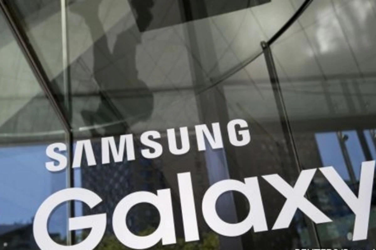 SAMSUNG показала GALAXY S7 за неделю до анонса (видео)