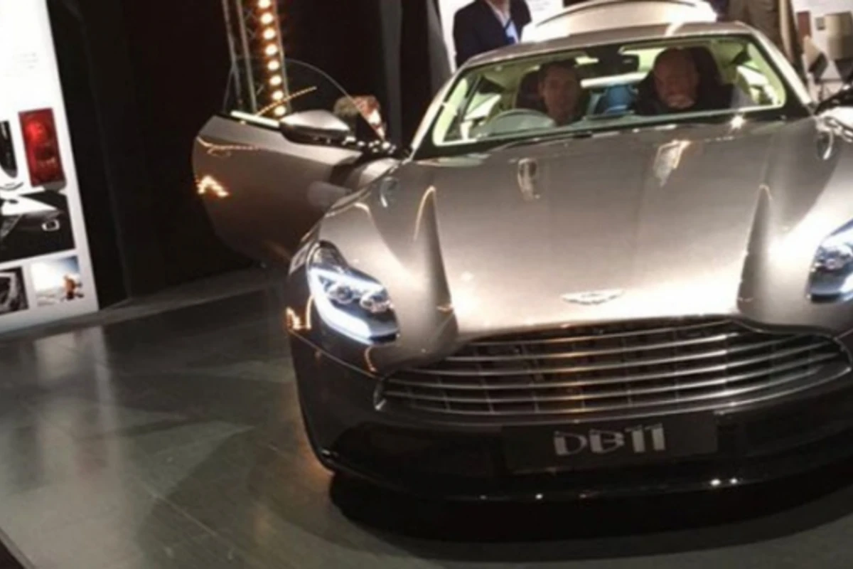 Снимки Aston Martin DB11 утекли в сеть