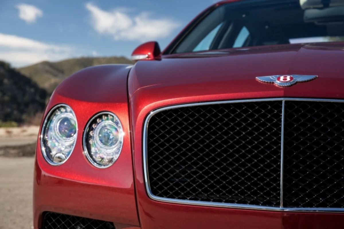 Bentley объявила о запуске заряженного Flying Spur V8 S