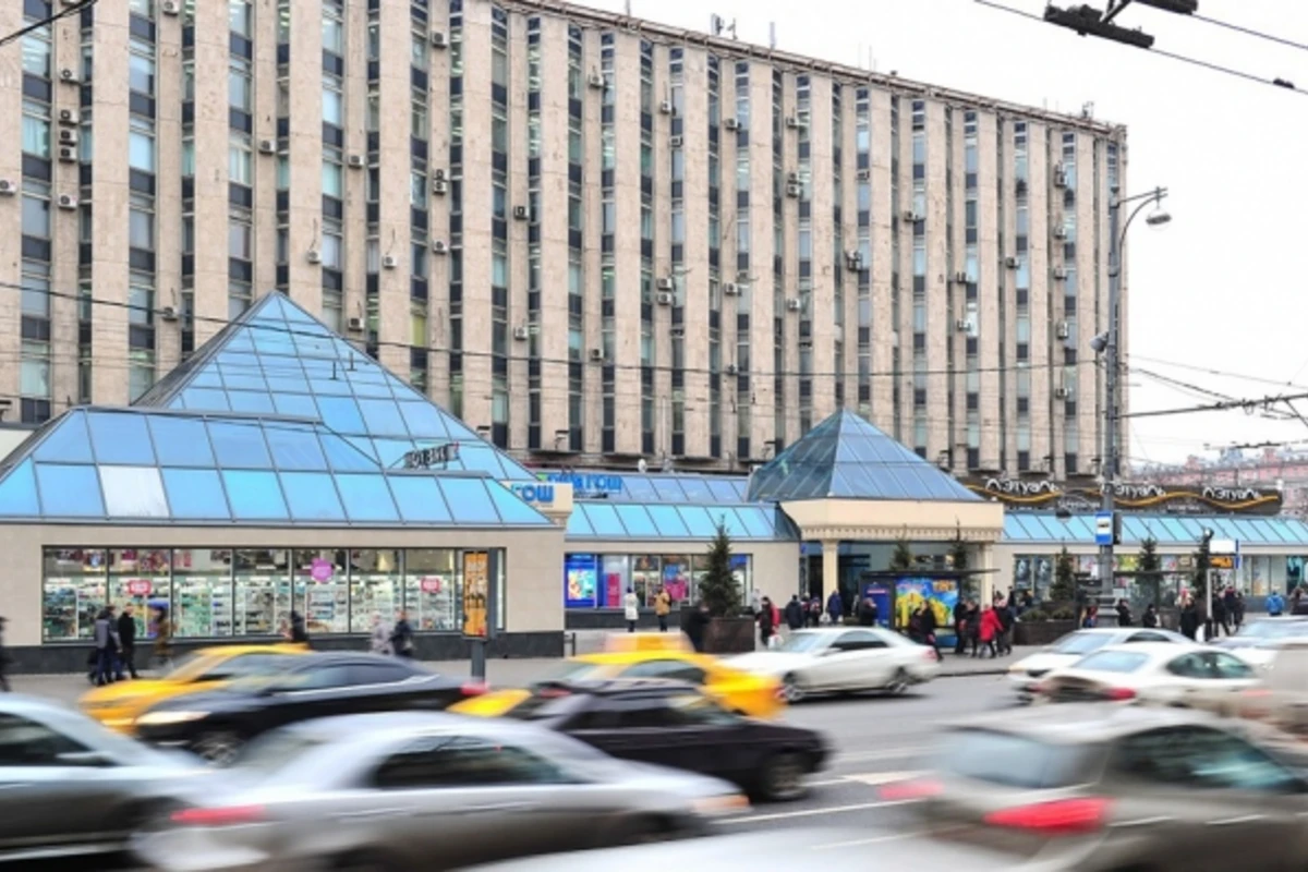 В центре Москвы начали снос торгового центра  азербайджанского бизнесмена (видео)
