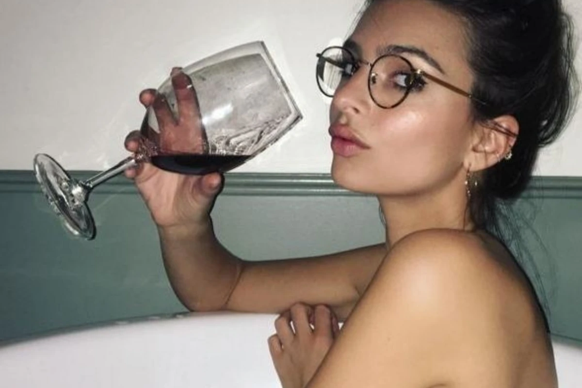 Məşhur model çılpaq bədənini Instagramda nümayiş etdirdi (FOTO) Məşhur model çılpaq bədənini Instagramda nümayiş etdirdi (FOTO)