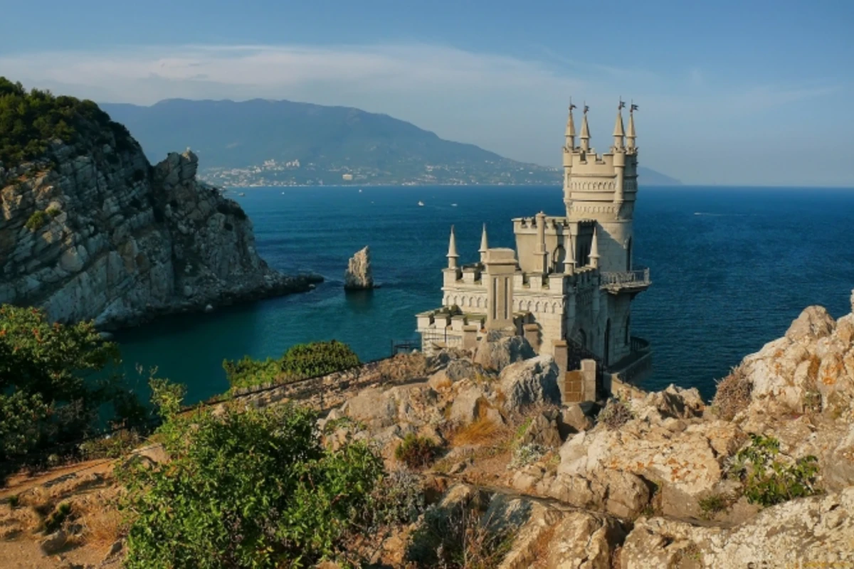 Бизнесмен-азербайджанец первым купил землю в Крыму