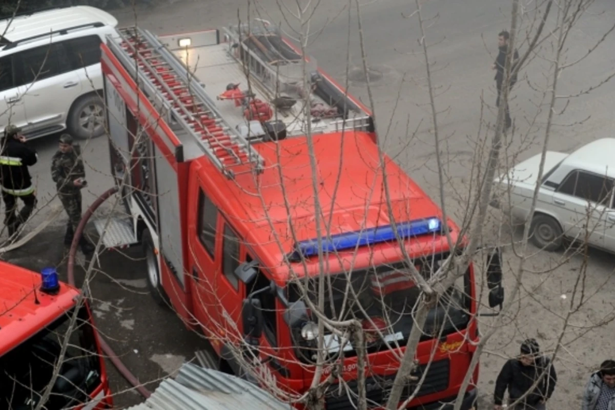 Пожар в одном из бакинских кафе