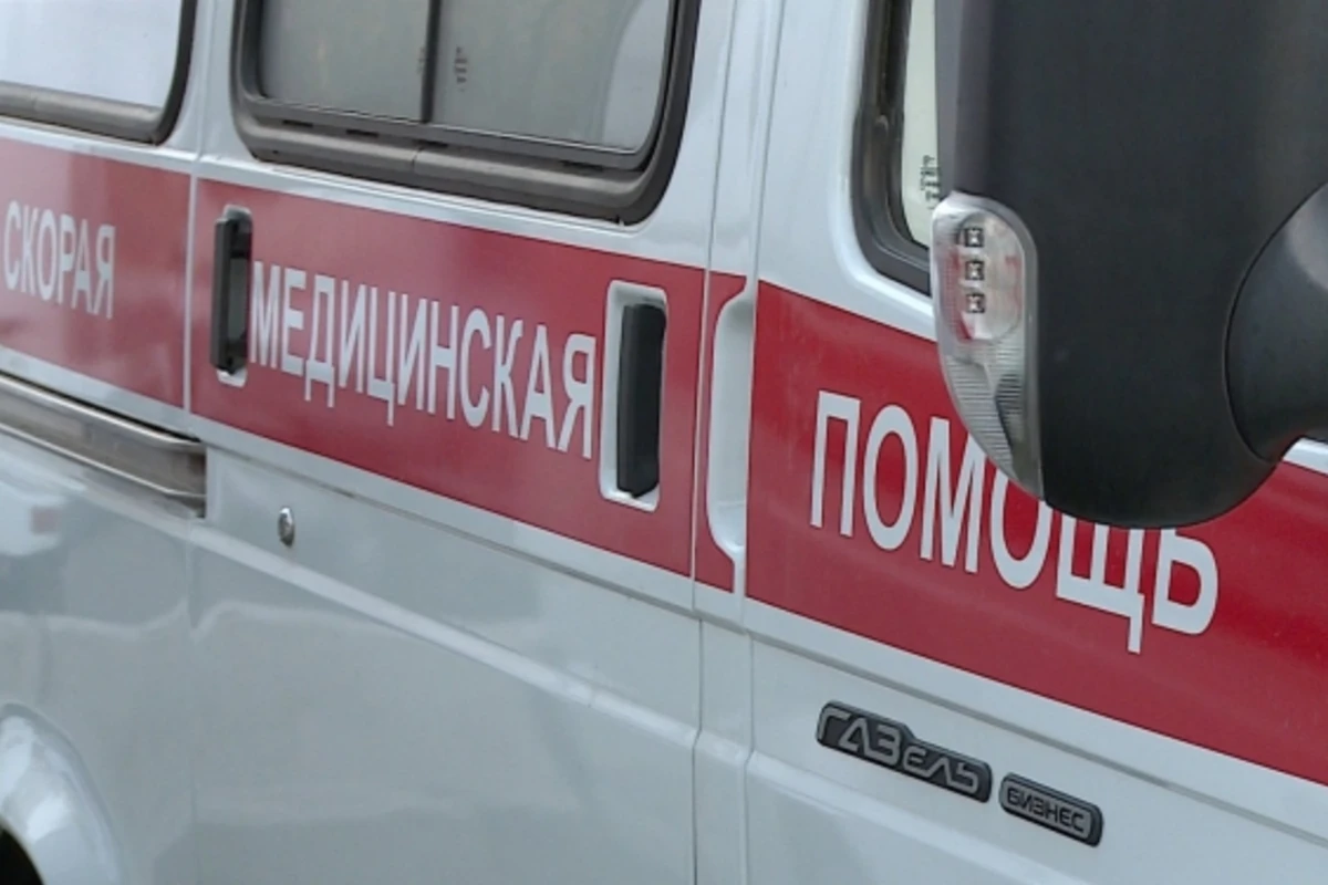 В Баку автобус сбил мать и дочь