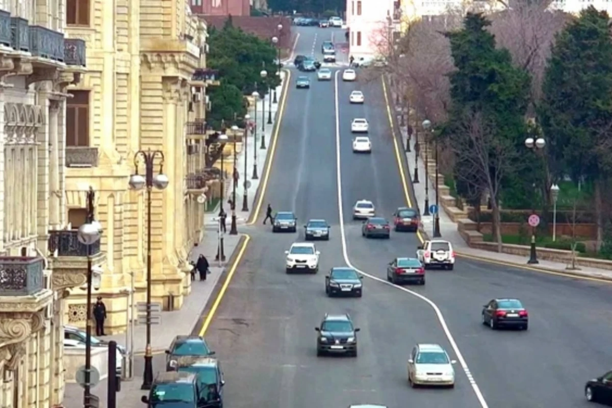 Брусчатки больше нет - улица Ниязи заасфальтирована (фото)