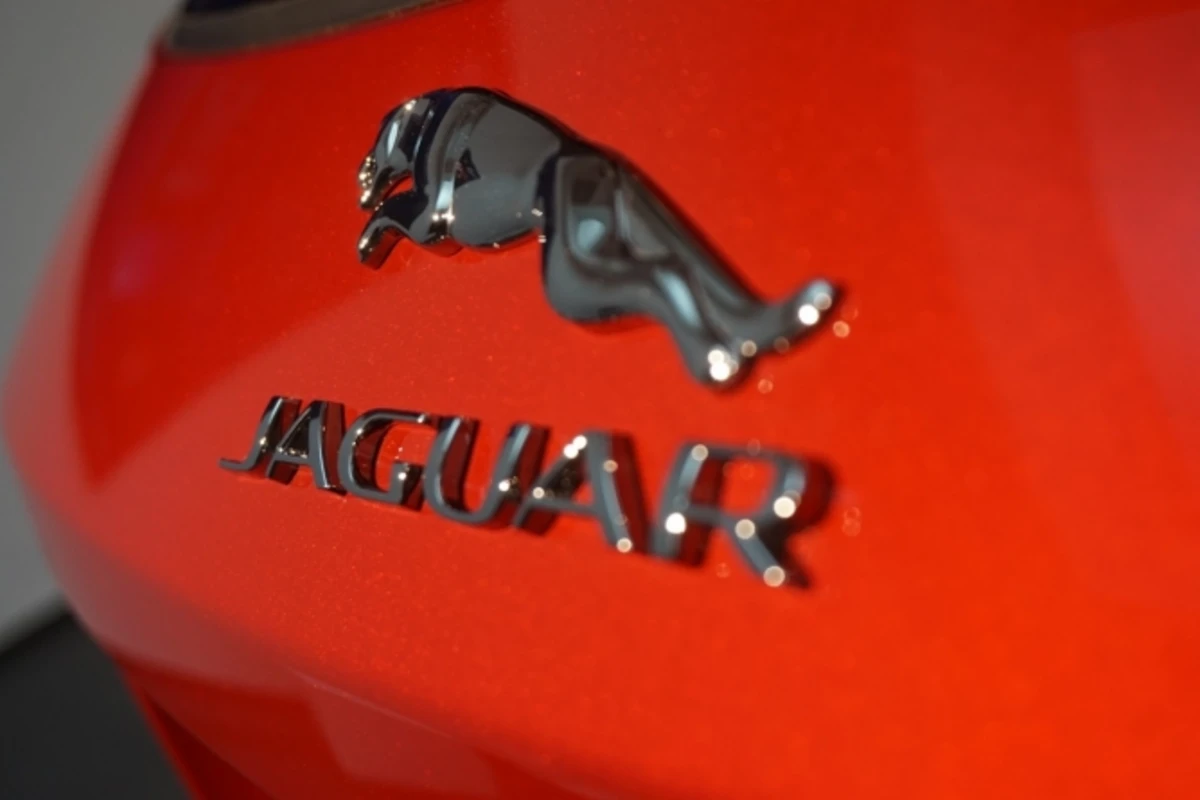 Первый кроссовер F-Pace от Jaguar засветился в Киеве (фотогалерея)