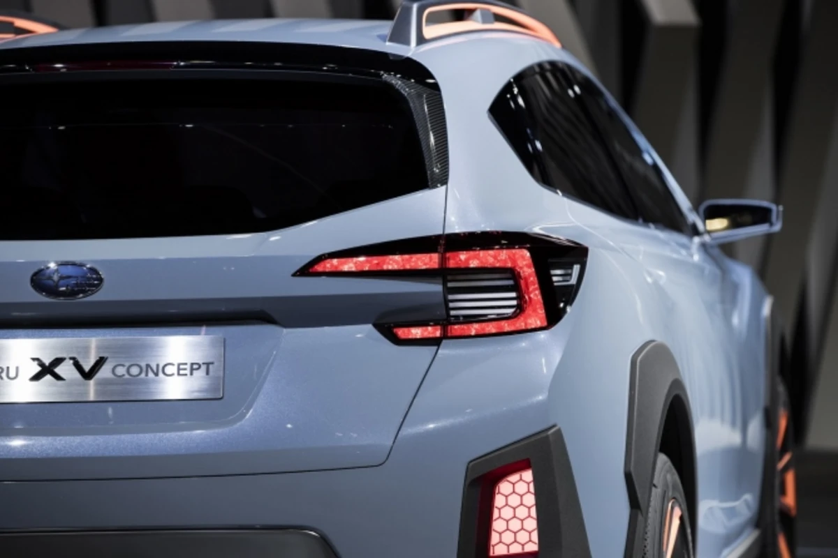 Subaru представила предвестника серийного кроссовера XV (фото)