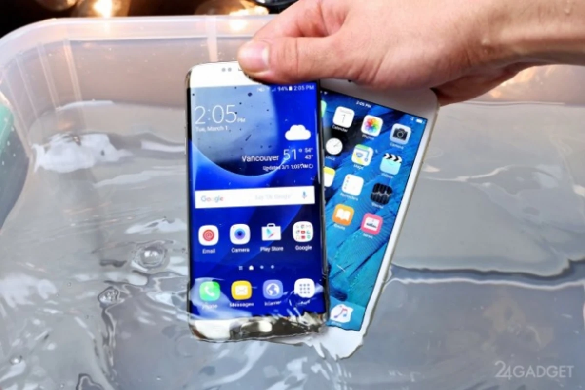 Сравнение водонепроницаемости Galaxy S7 и iPhone 6s (видео)