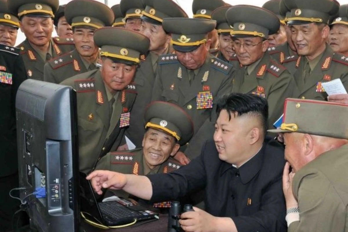Qalmaqallı liderin xakerləri düşmən ölkənin məmurlarının smartfonlarını sındırdı Qalmaqallı liderin xakerləri düşmən ölkənin məmurlarının smartfonlarını sındırdı
