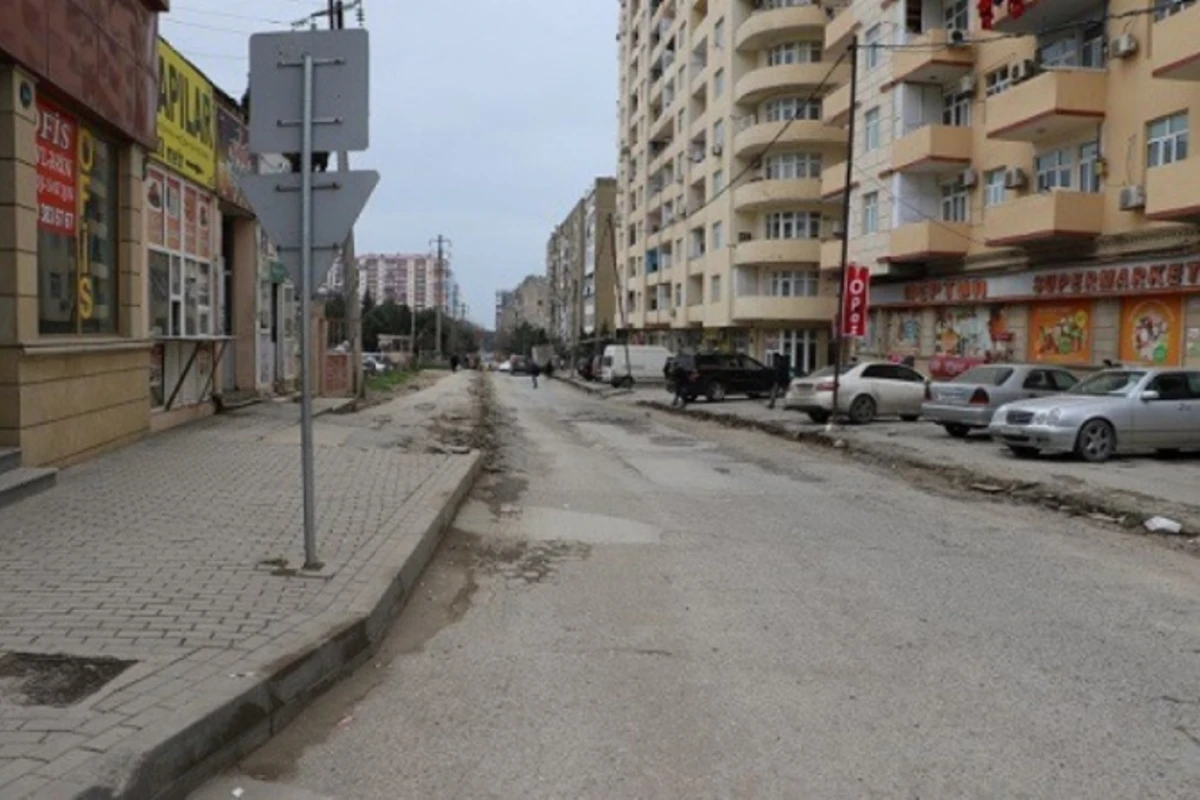 В Баку на ремонт закрыта еще одна улица (фото)