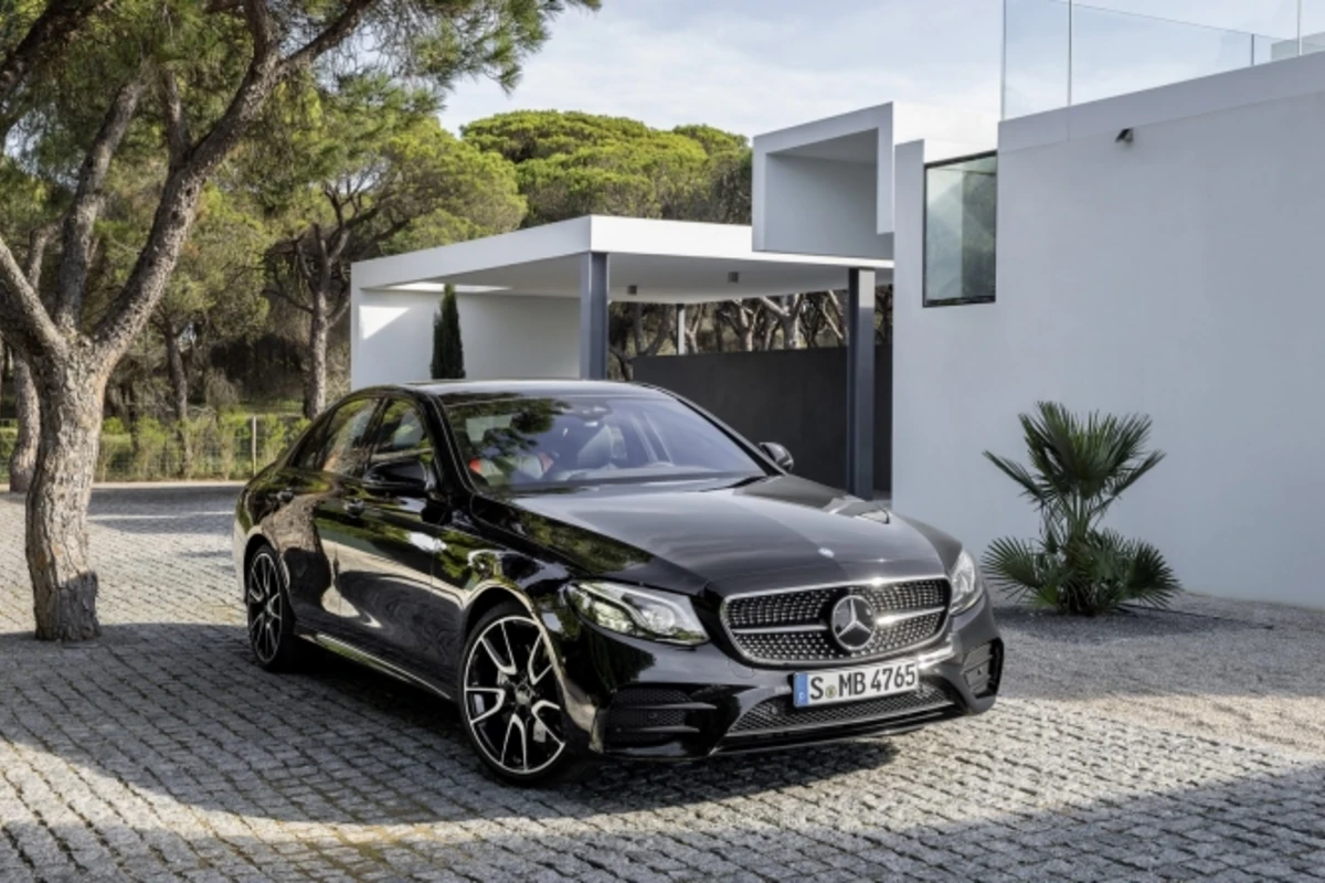 Седану Mercedes E-Class добавили мощности (фото)