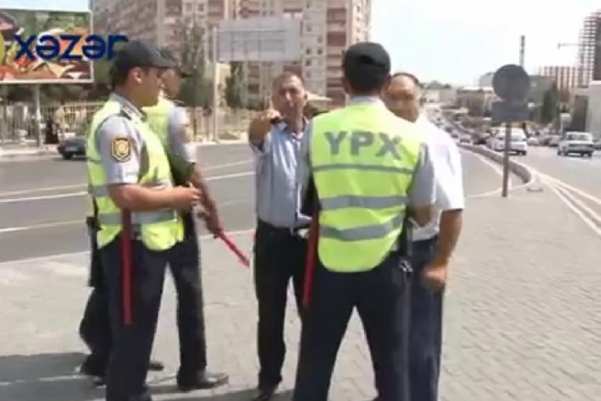 В Азербайджане водителям частично разрешили не уступать пешеходам дорогу (официально, видео)