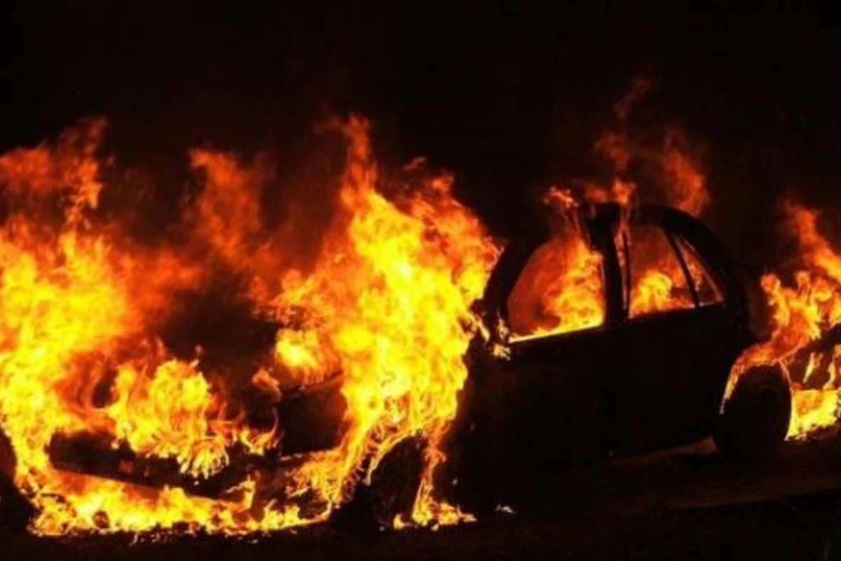 Bakıda sürücü maşında yanaraq can verdi Bakıda sürücü maşında yanaraq can verdi