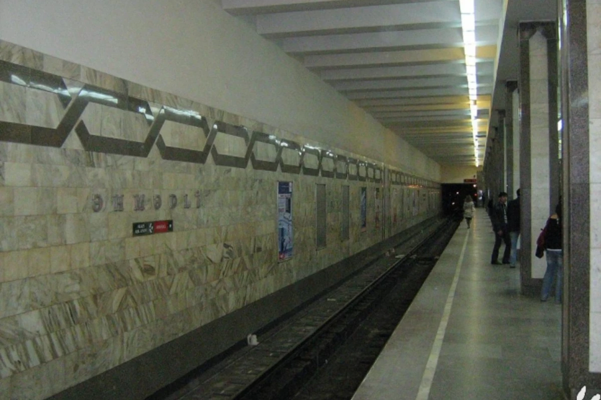 Bakı metrosunda intihar cəhdi