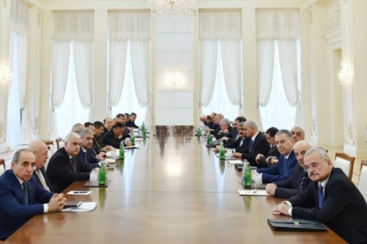 Азербайджанское телевидение раскритиковало министров (видео)