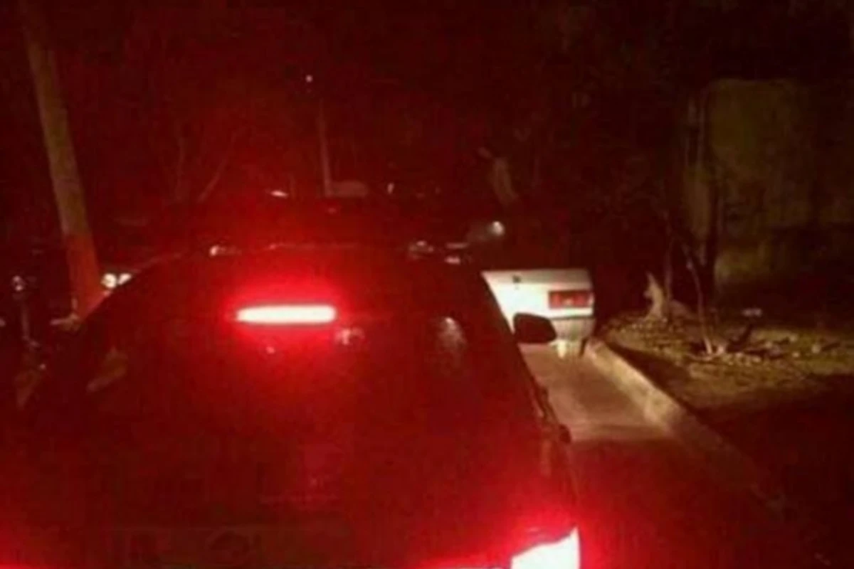 Yol polisindən yeni özbaşınalıq: Ayıq sürücünü düşürüb maşını apardılar (FOTO) Yol polisindən yeni özbaşınalıq: Ayıq sürücünü düşürüb maşını apardılar (FOTO)