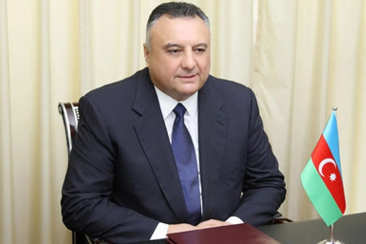Eldar Mahmudov öz qohumunu da şantaj edibmiş Eldar Mahmudov öz qohumunu da şantaj edibmiş