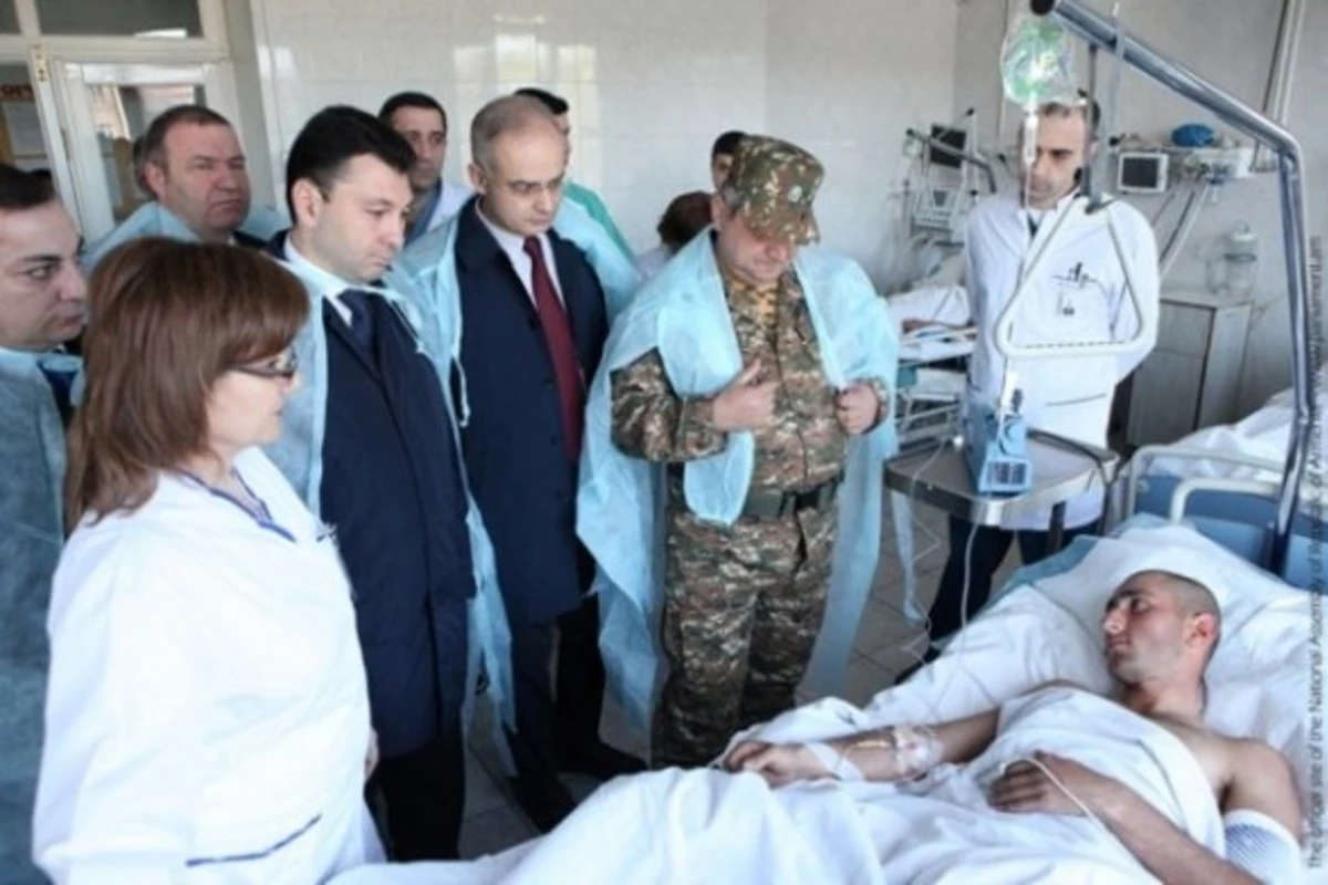 Сотни раненых в Карабахе доставляют в Ереван