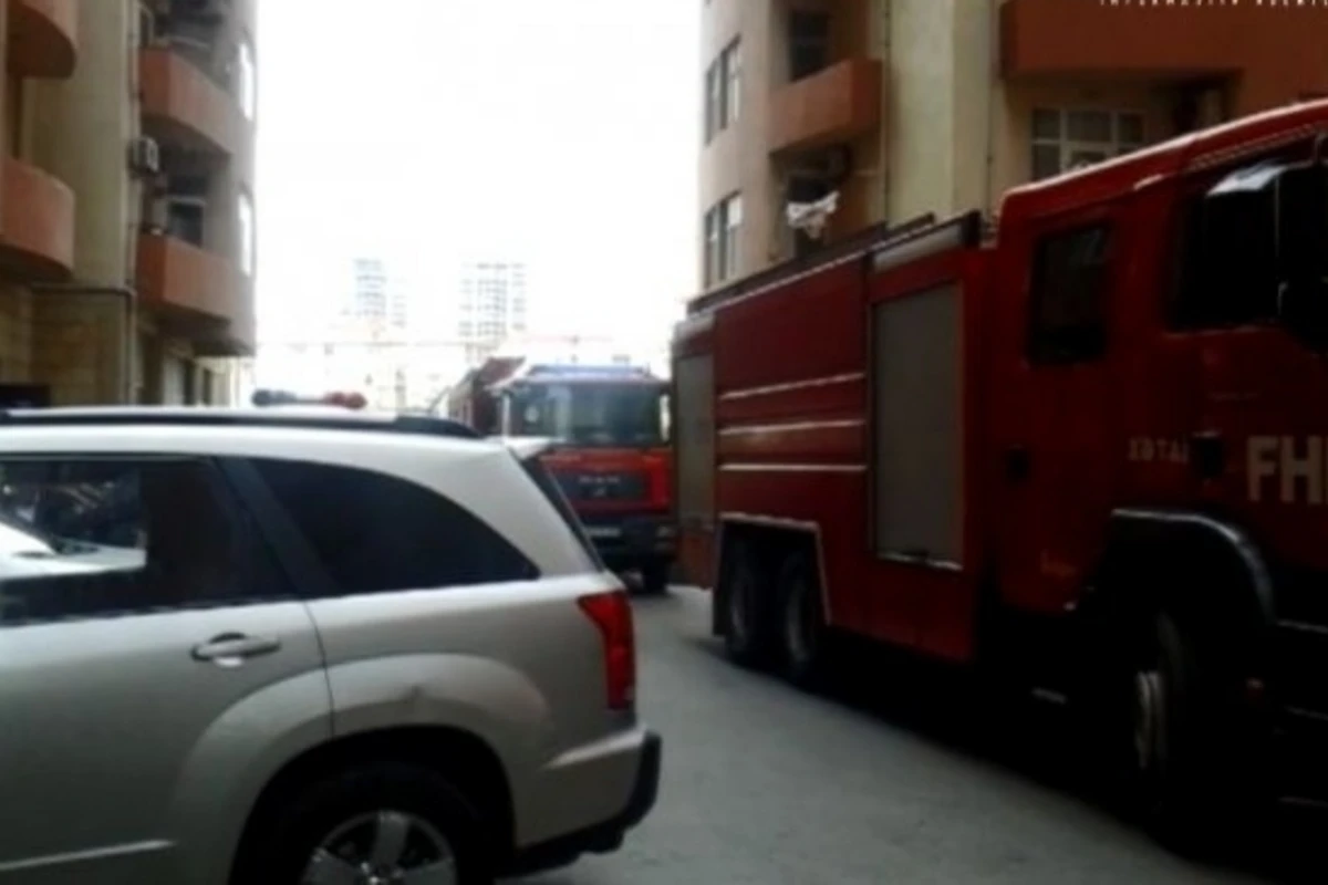 Пожар в многоэтажном жилом здании в Баку: эвакуирована 61 семья (видео)