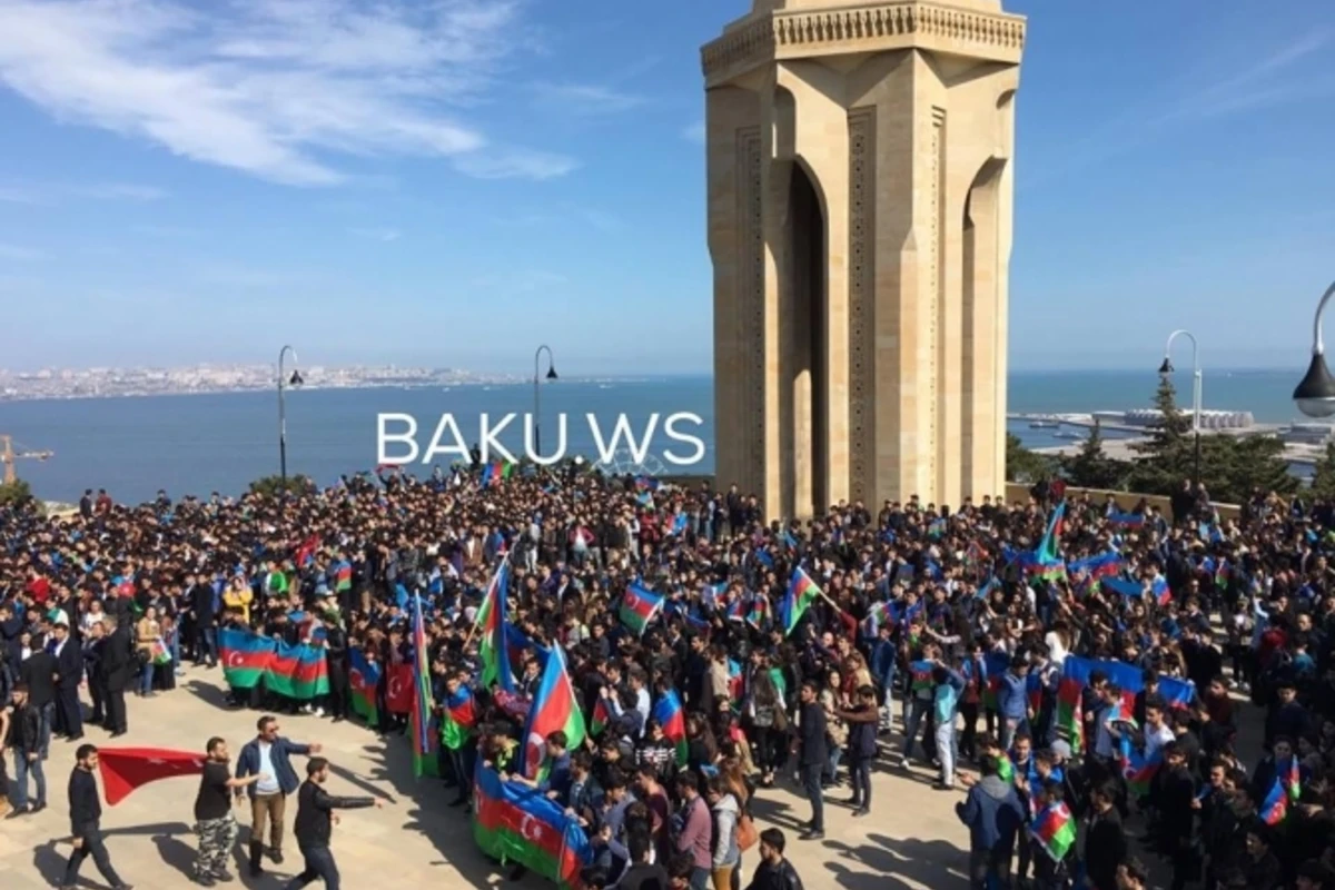 Жители Баку провели акцию в поддержку Карабаха (фото, видео)