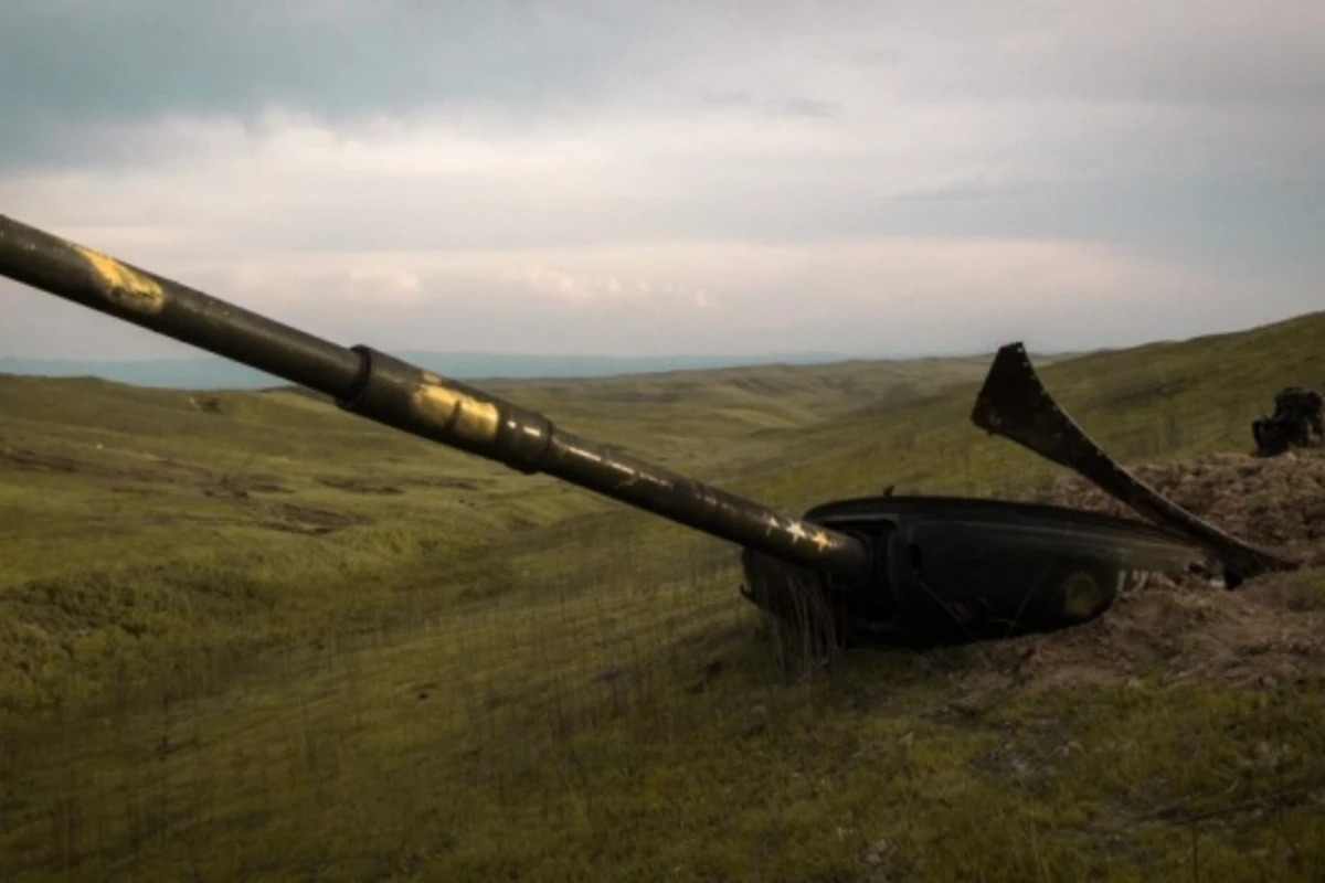 Qarabağda tank döyüşünün şok təfərrüatları (FOTO) Qarabağda tank döyüşünün şok təfərrüatları (FOTO)