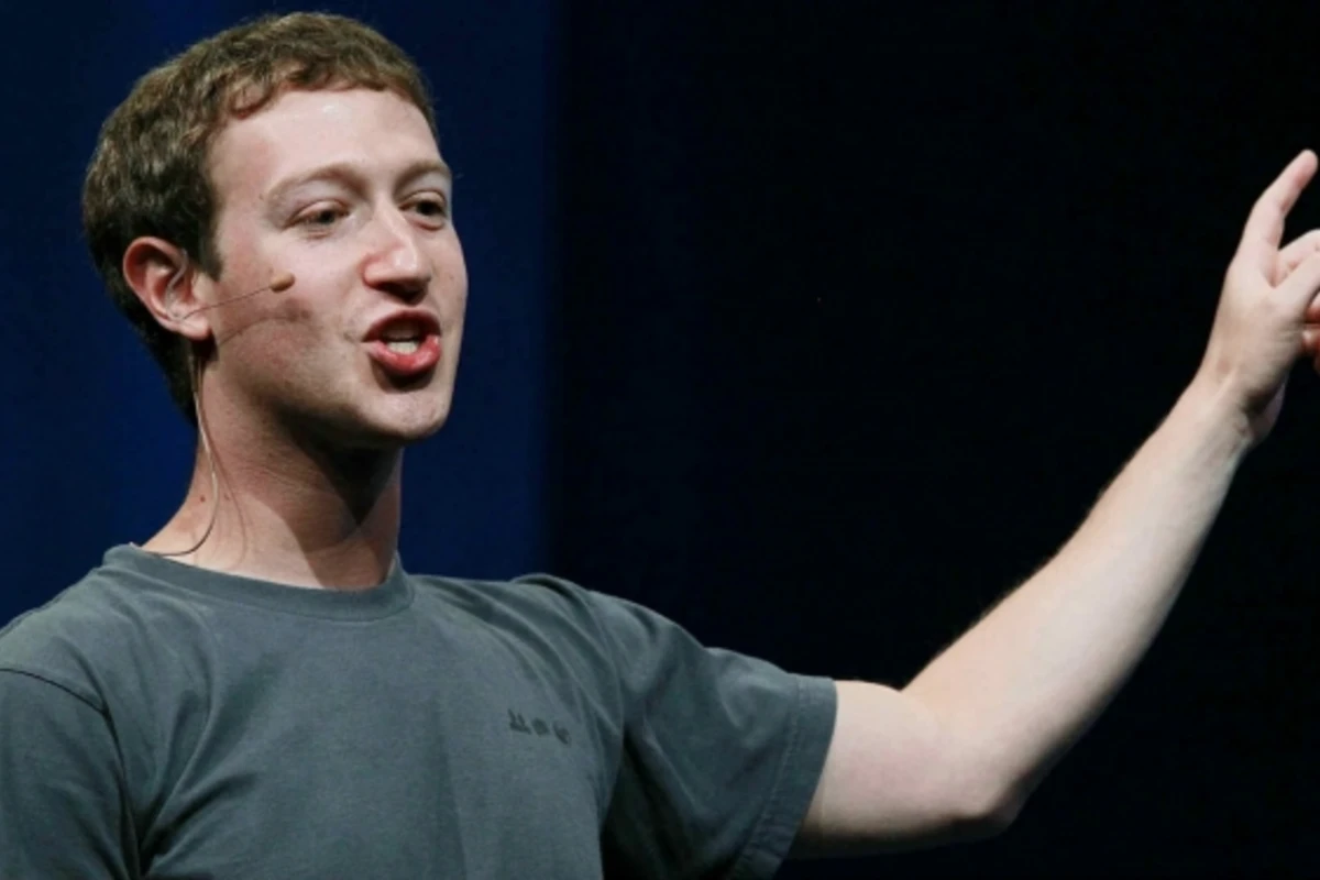 Марк Цукерберг показал какую версию Facebook используют сотрудники компании (видео)