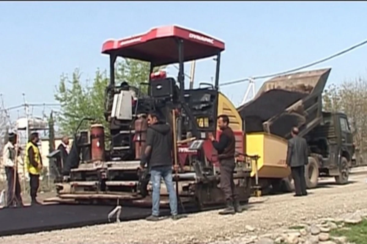 Azərbaycan Kəlbəcərə gedən yolu təmir edir - VİDEO Azərbaycan Kəlbəcərə gedən yolu təmir edir - VİDEO