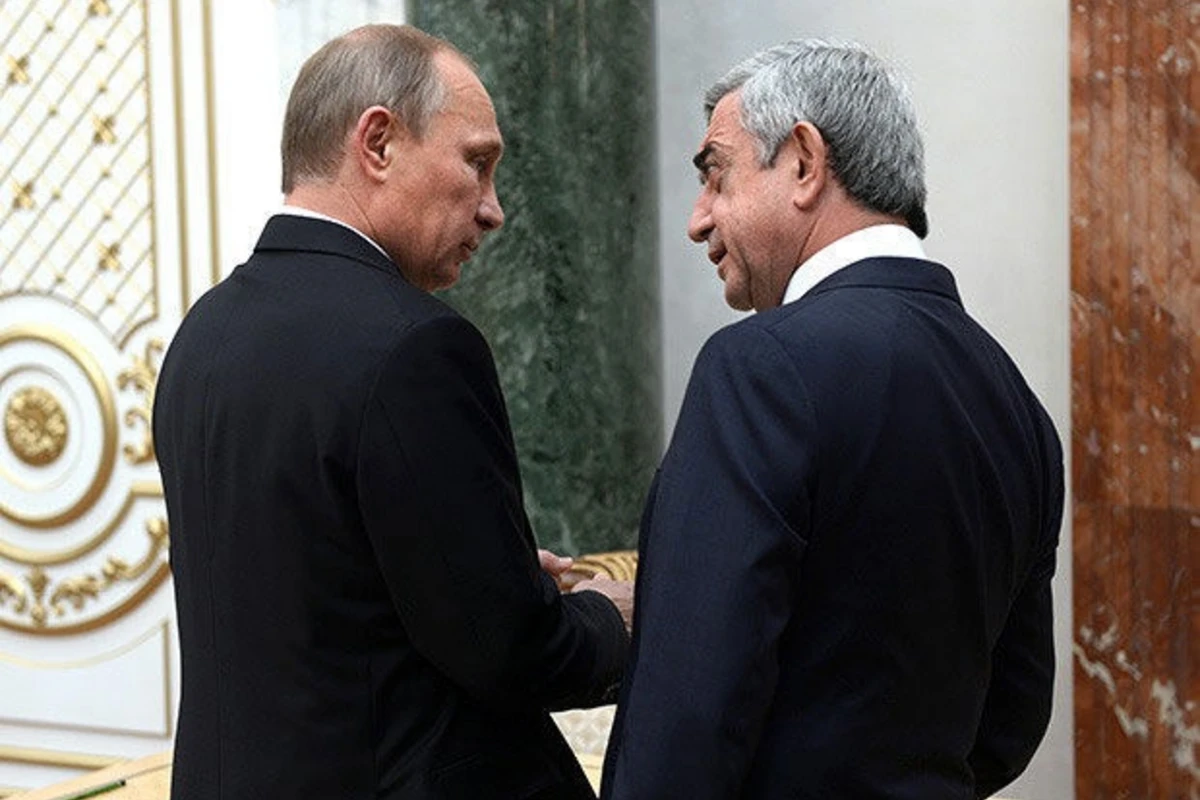 Поддерживая Армению в Карабахе, Путин может потерять родной Петербург Поддерживая Армению в Карабахе, Путин может потерять родной Петербург