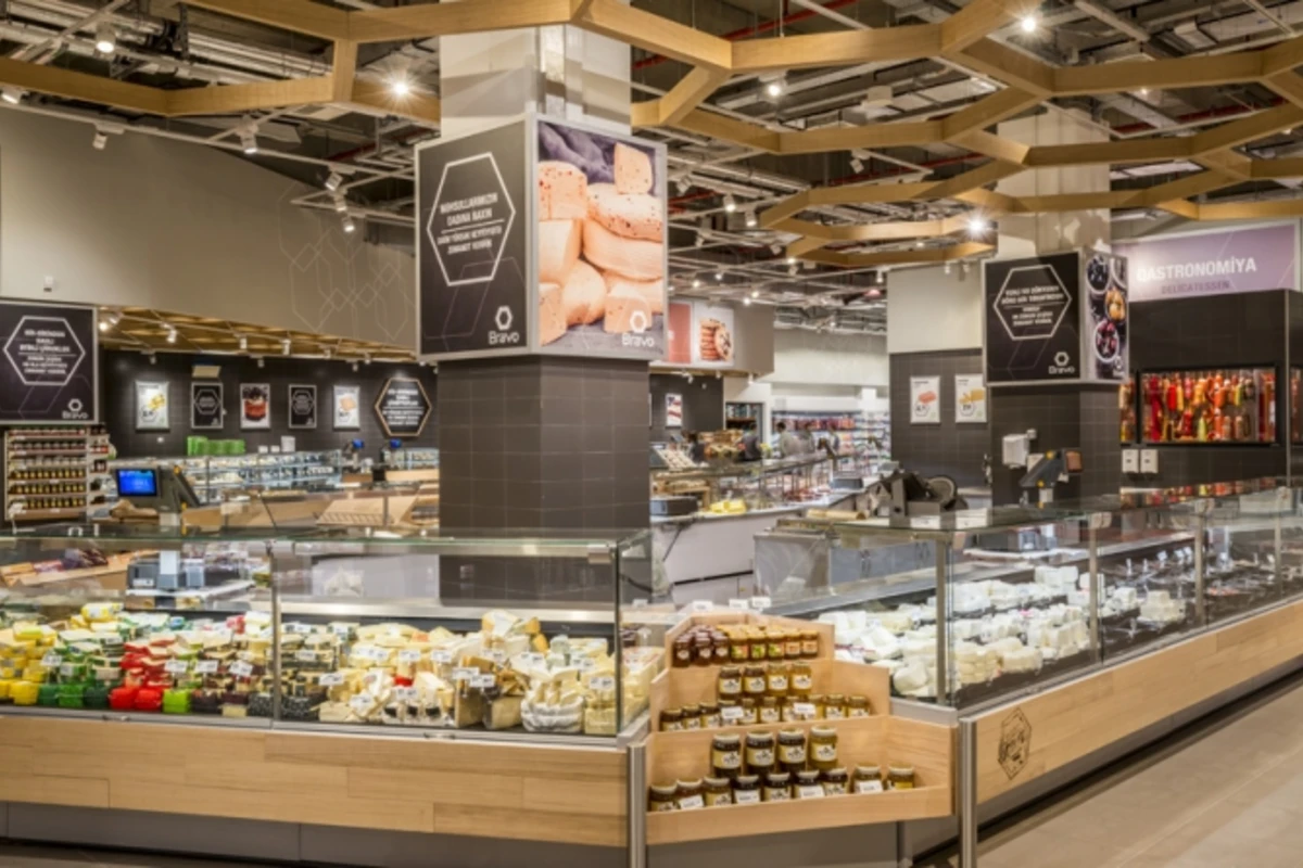 В Ganjlik Mall открыл свои двери для посетителей первый супермаркет Браво