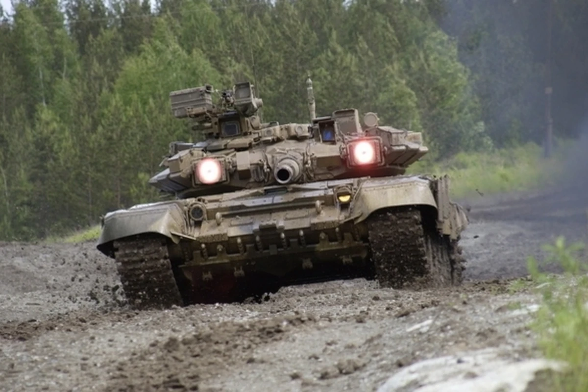 Ermənistan Qarabağa tank yığır, əhali boşaldılır