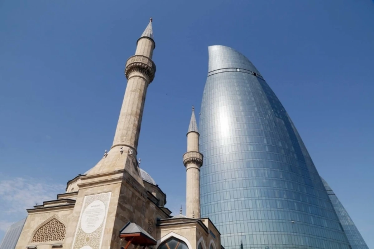Спустя 7 лет в Баку открылась мечеть Шехидов (фото)