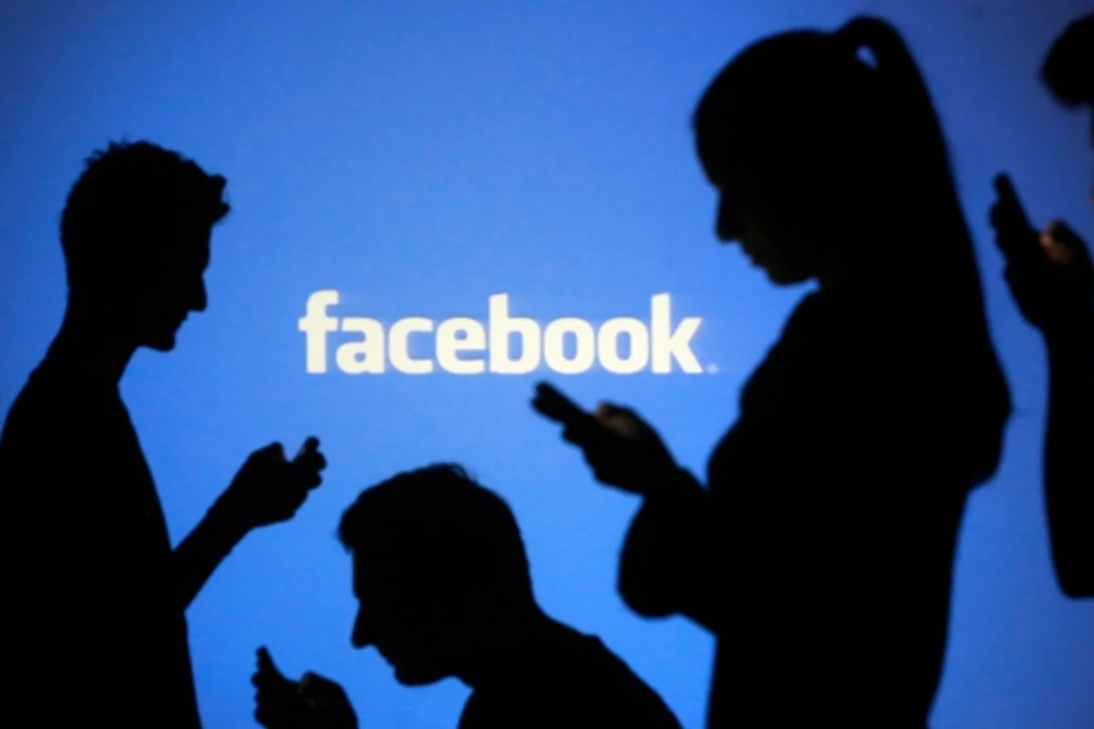 Facebook будет платить пользователям за посты