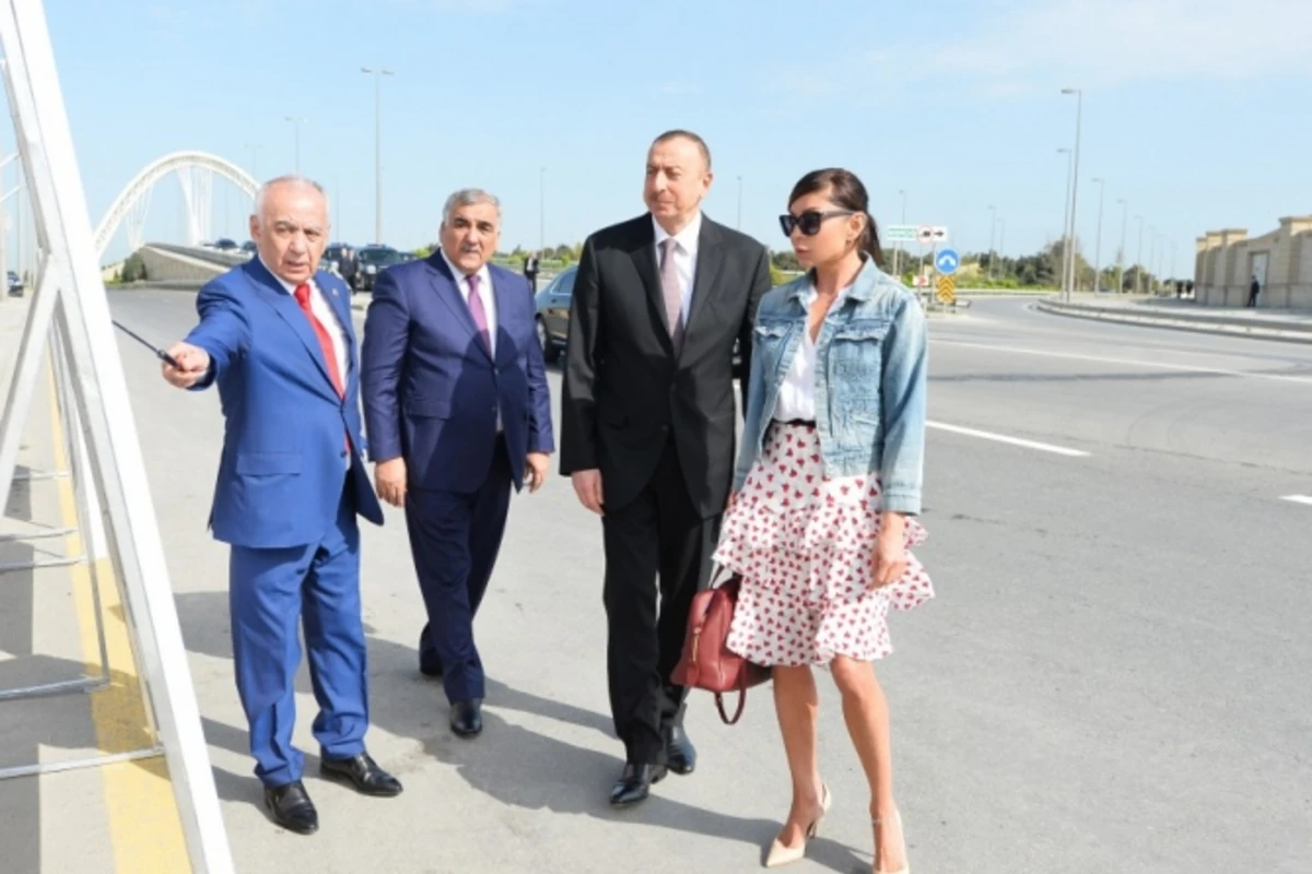 Ильхам Алиев в поселке Бина (фото)