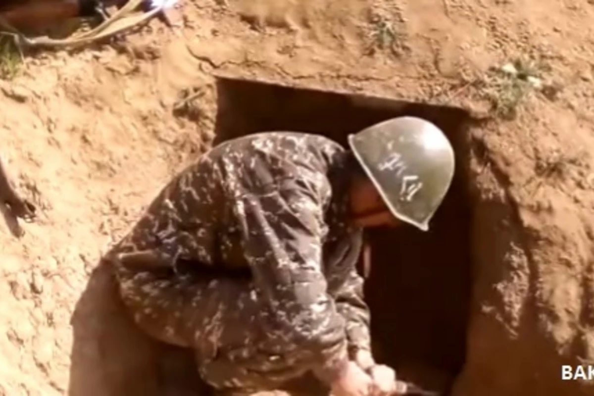Армянские солдаты роют себе новые могилы (видео)