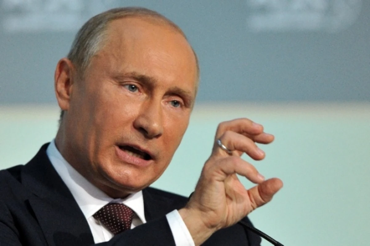 Putin yüksək çinli bir neçə məmuru işdən qovdu Putin yüksək çinli bir neçə məmuru işdən qovdu