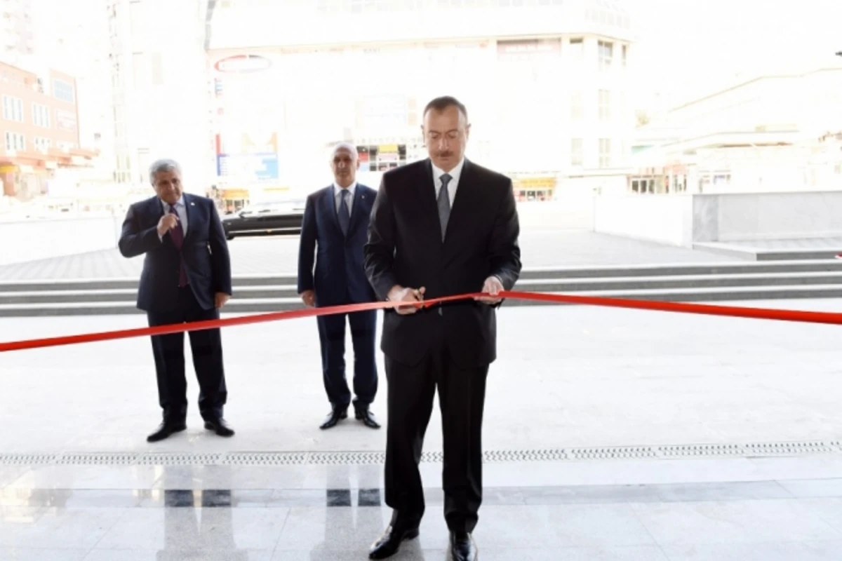 8-ci Kilometr qəsəbəsində çoxmərtəbəli avtomobil dayanacağı istifadəyə verilib (FOTO)