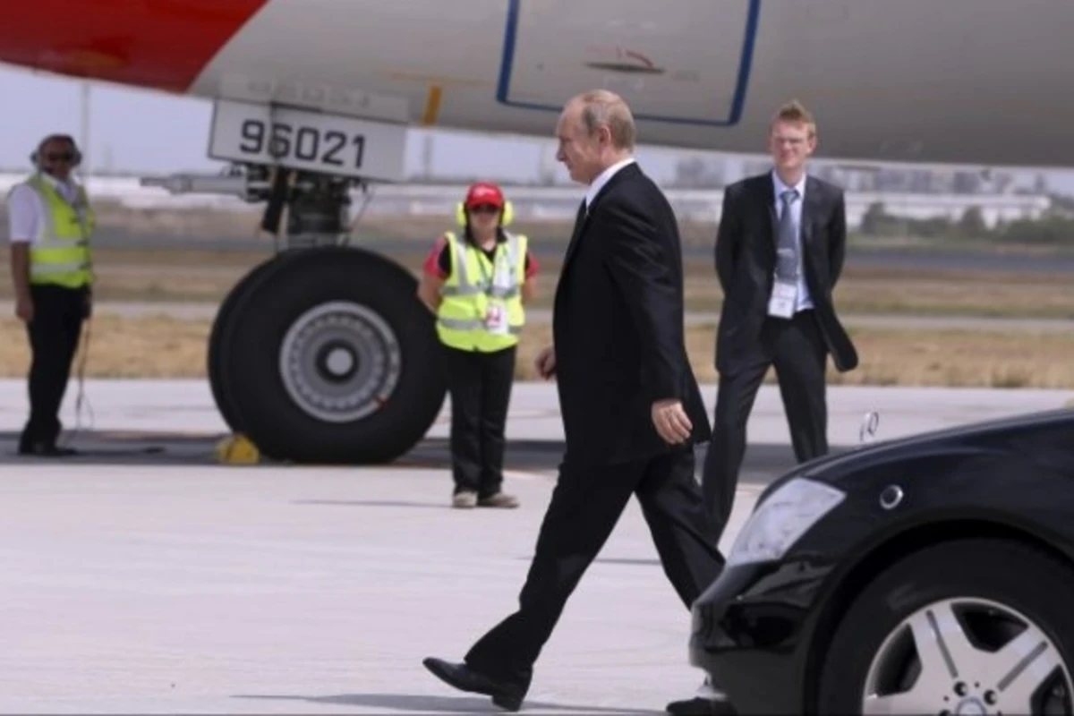 Самолет Путина готов для срочного вылета в Баку