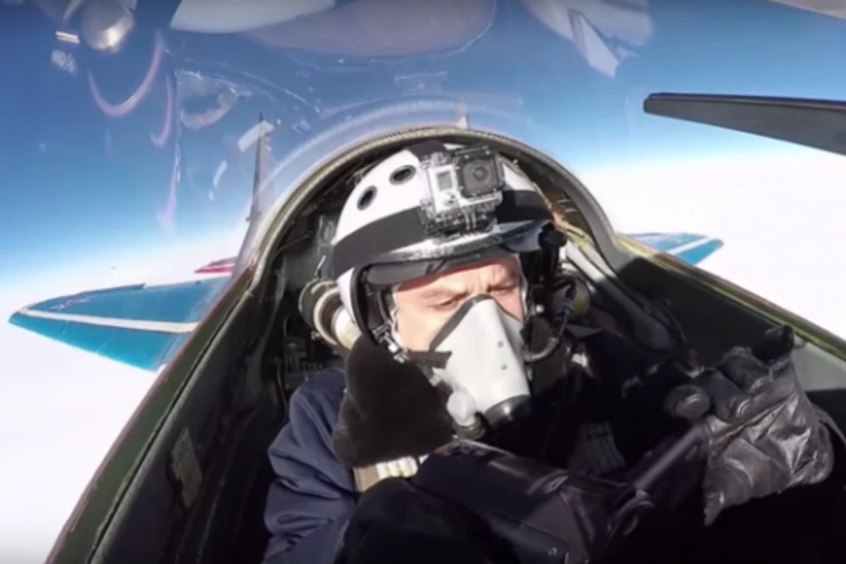 Уникальные кадры: как американских пилотов «катали» на Су-27 и МиГ-29 (видео) Уникальные кадры: как американских пилотов «катали» на Су-27 и МиГ-29 (видео)