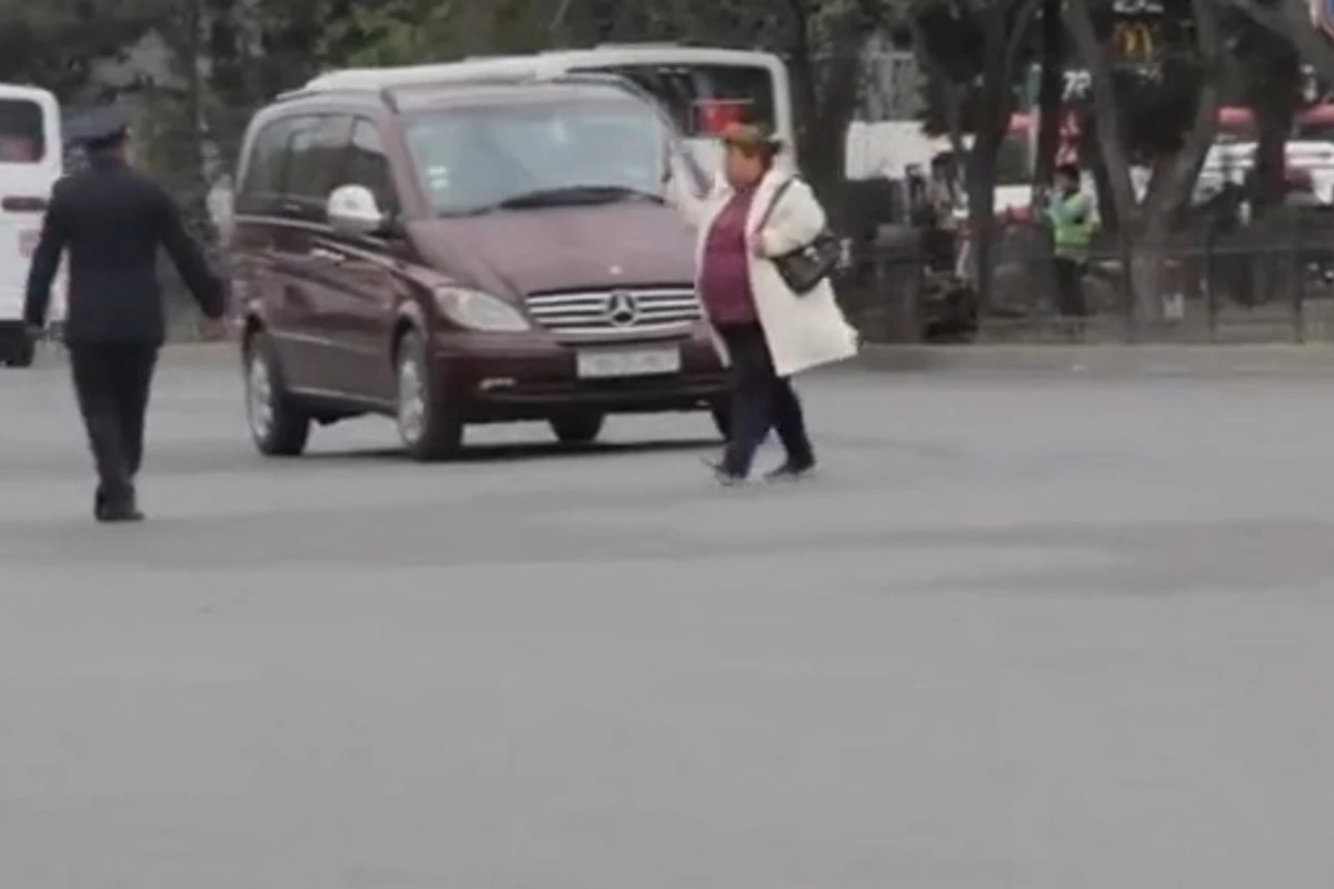 Курьезные моменты во время рейда полицейских в Баку (видео)