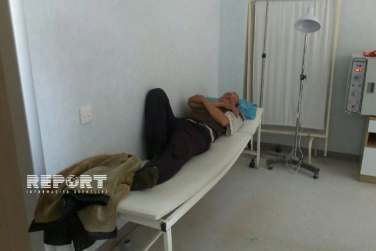 Lerikdə namus üstündə atanı baltaladılar, oğlunun qulağını kəsdilər (FOTO) Lerikdə namus üstündə atanı baltaladılar, oğlunun qulağını kəsdilər (FOTO)