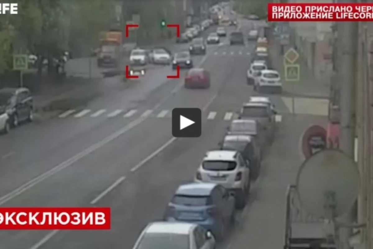 İş adamının oğlu polisi vurub qaçdı (VİDEO)