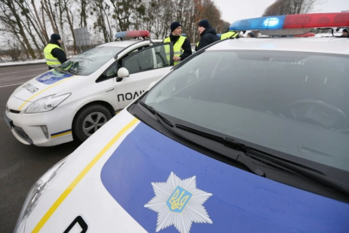 Украинские полицейские устроили погоню за вооруженными азербайджанцами (видео)