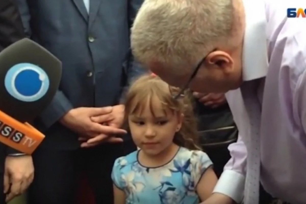 Жириновский напугал девочку (видео)