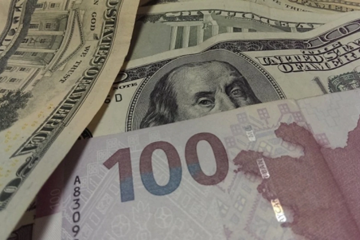 Курс доллара в Азербайджане превысил 1,50 маната