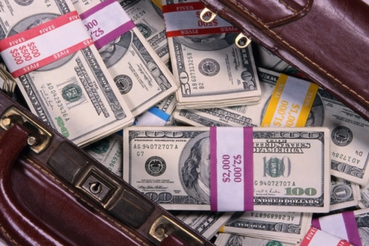 Жителя Баку кинули на $174 000