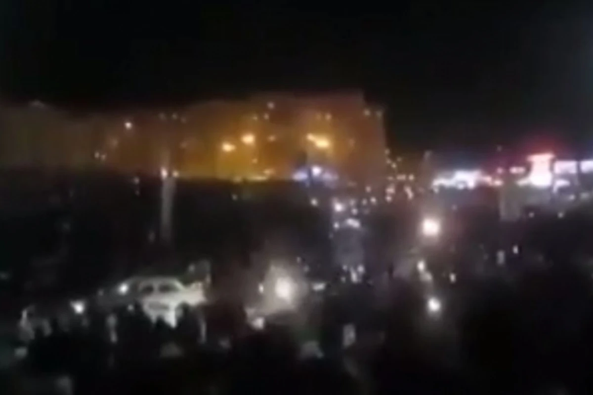Cənubi azərbaycanlılardan möhtəşəm dəstək: Təbriz-Bakı-Ankara (VİDEO) Cənubi azərbaycanlılardan möhtəşəm dəstək: Təbriz-Bakı-Ankara (VİDEO)